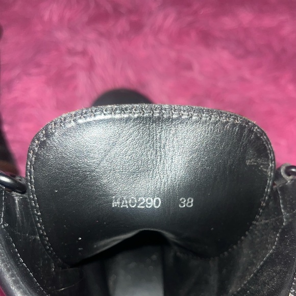 Authentic LV boots - Picture 4 of 5